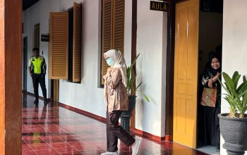 Apresiasi Kejari, Masyarakat Blitar Gelar Tasyakuran Jika Mantan Bupati Mak Rini Jadi Tersangka Korupsi