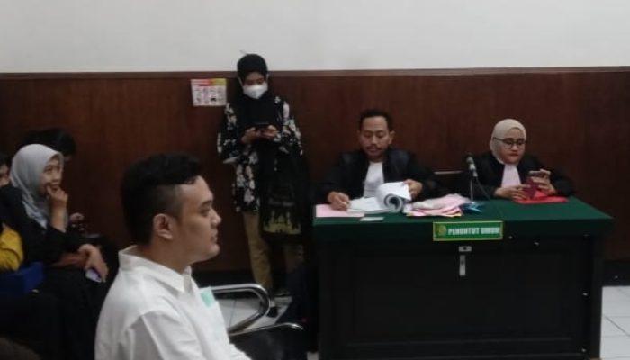 Bos Martabak Rizki Eka Pemilik 20 Butir Ineks Disidang! Perantara Cewek ‘360’, Transaksi di Parkiran Twin Tower!