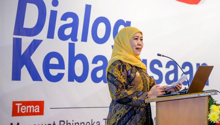 Gubernur Khofifah Bersama Forkopimda, FKUB dan Ormas Jatim Teken Komitmen Bersama Jaga Jatim Damai sekaligus Jadikan Momentum Bulan Kemerdekaan Sebagai  Penguat Nasionalisme