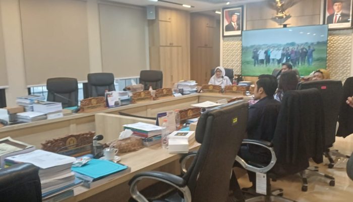 Komisi C DPRD Surabaya Mediasi Pokdakan Cahaya Keputih dan PT Taman Timur, Bahas Sempadan Sungai dan Akses Tambak